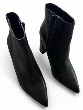 Steve Madden Black Pointed Toe Block Heel Ankle Booties